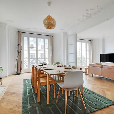 Elegant And Modern 3bd 6p - Eiffel Tower Apartment