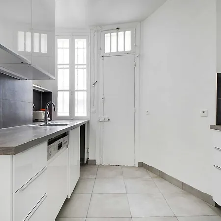 Elegant And Modern 3bd 6p - Eiffel Tower Parijs