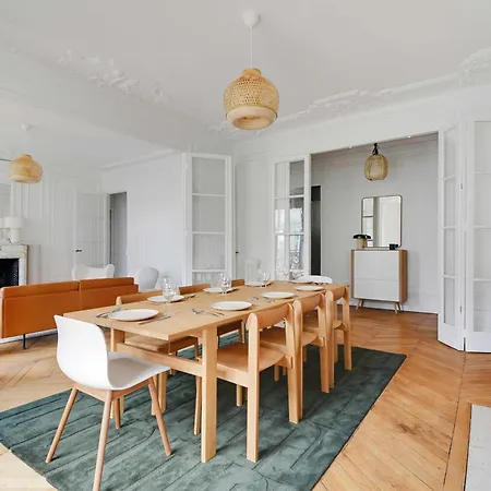 Elegant And Modern 3bd 6p - Eiffel Tower Parijs